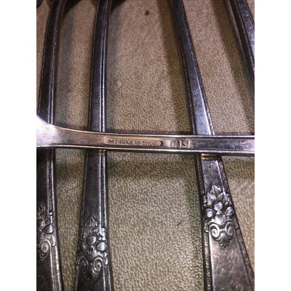 1847 Rogers Bros ADORATION International Silver Plate 6 Dinner Forks Flatware  S - Picture 2 of 5